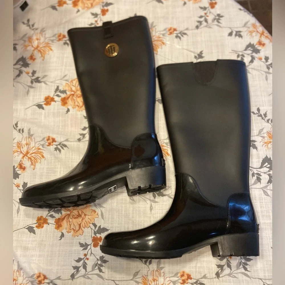 NEW Tommy Hilfiger Women's Karissa Rain Boot Size 11M